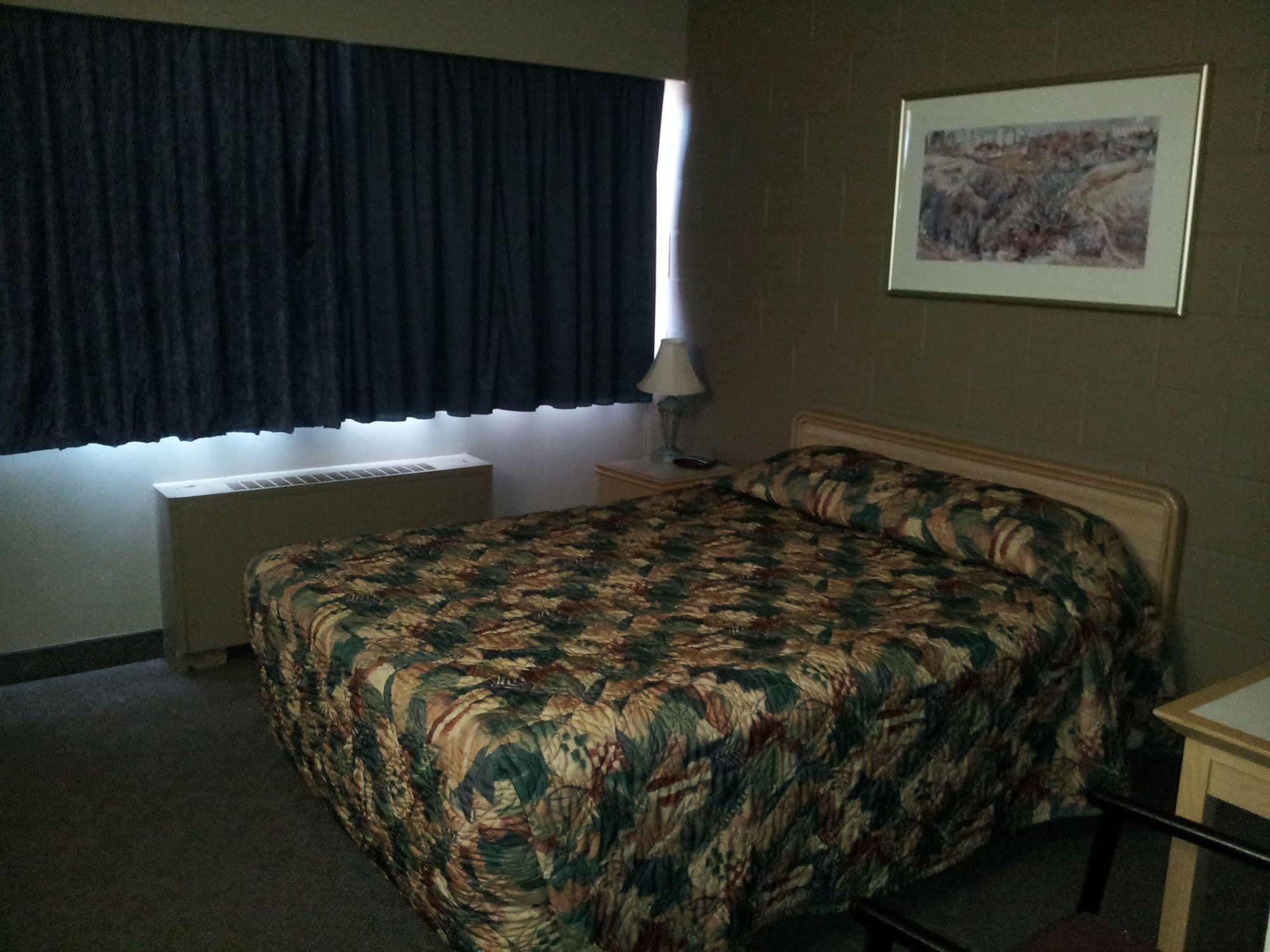 Westgate Inn Саскатун Екстериор снимка